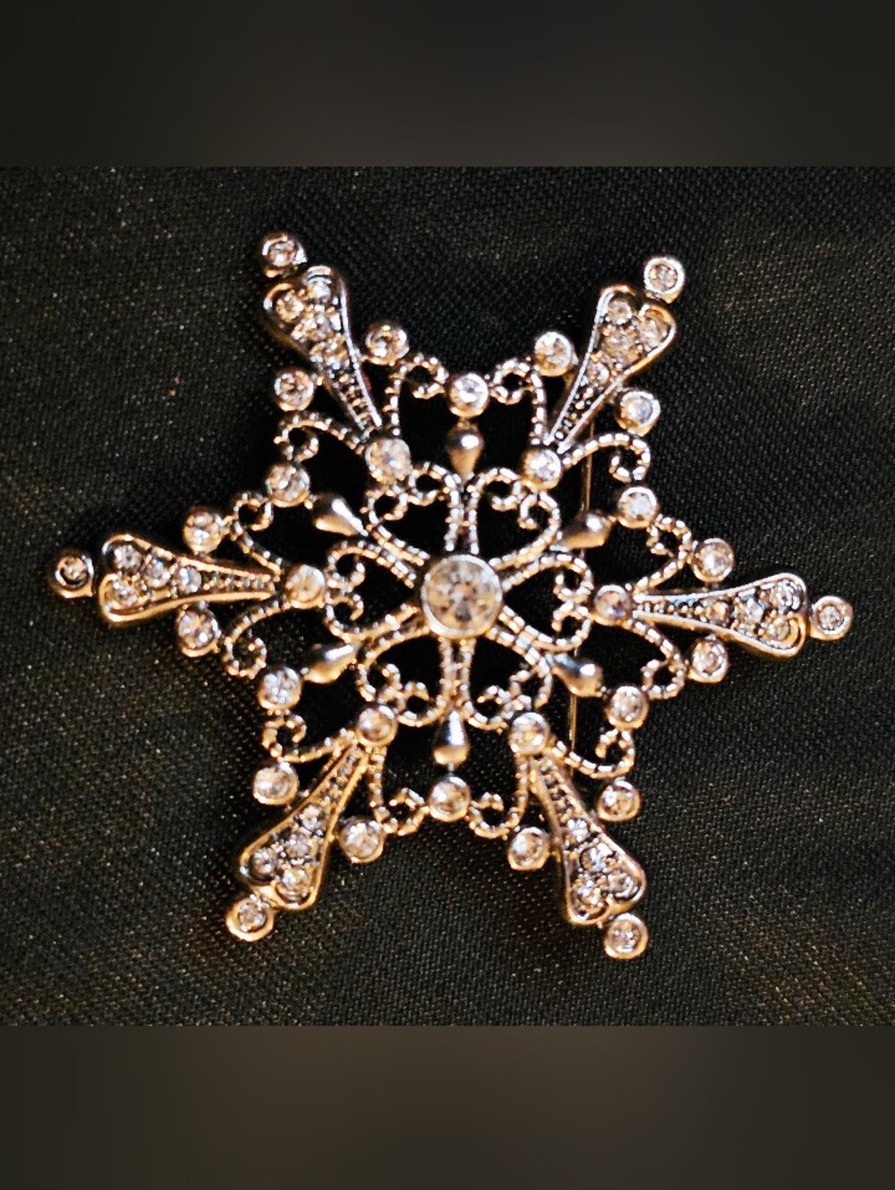 Vintage Rhinestone Snowflake Brooch Pin Silvertone Filigree Winter Holiday